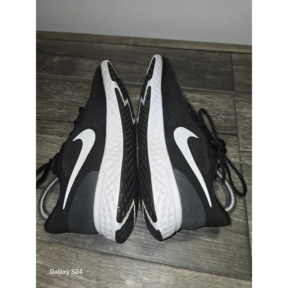 Nike Revolution 5 BQ6715-002 Black Women's Size 6 Running Shoes Sneakers - Picture 7 of 9